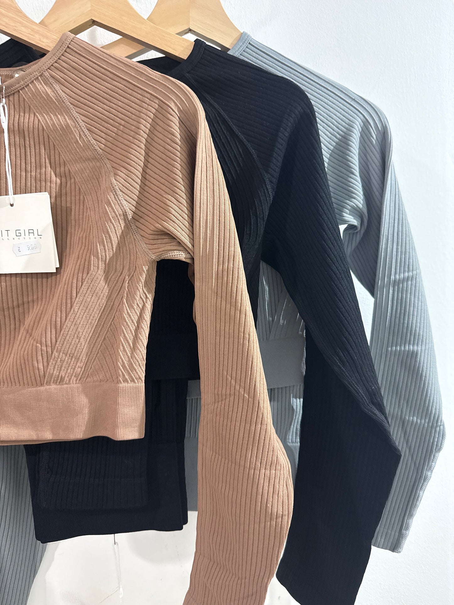 Conjunto viral economico