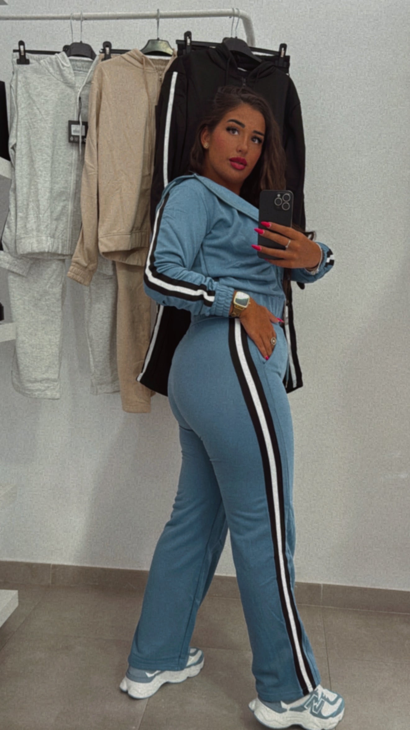 Conjunto tania