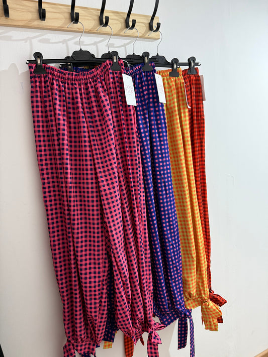 Pantalon stari llamativo