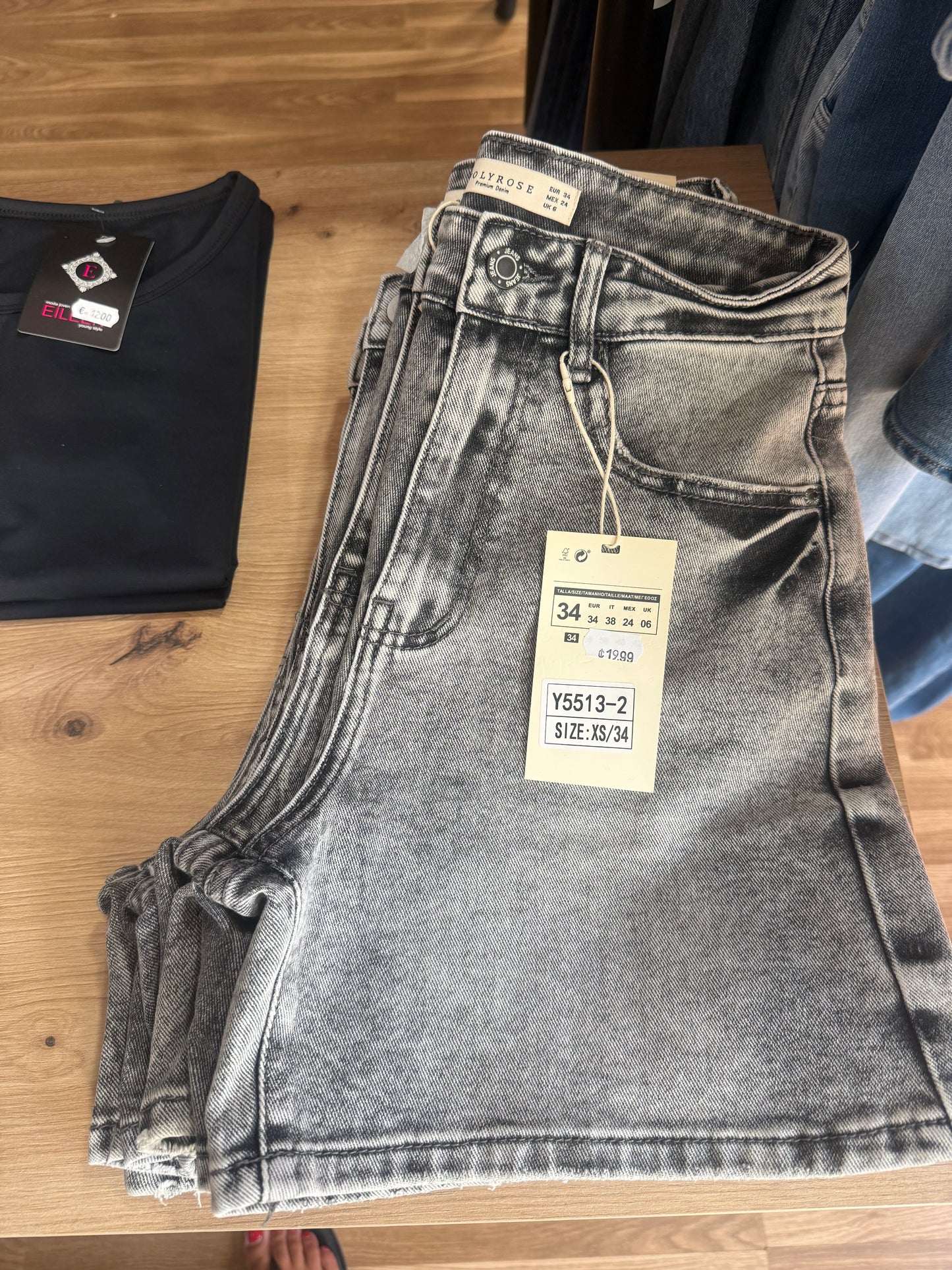 Pantalón desgastado