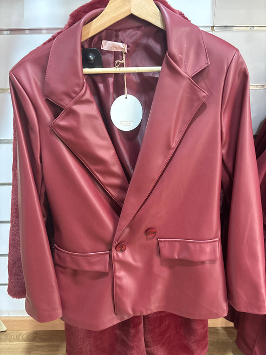 Chaqueta cuero burdeos