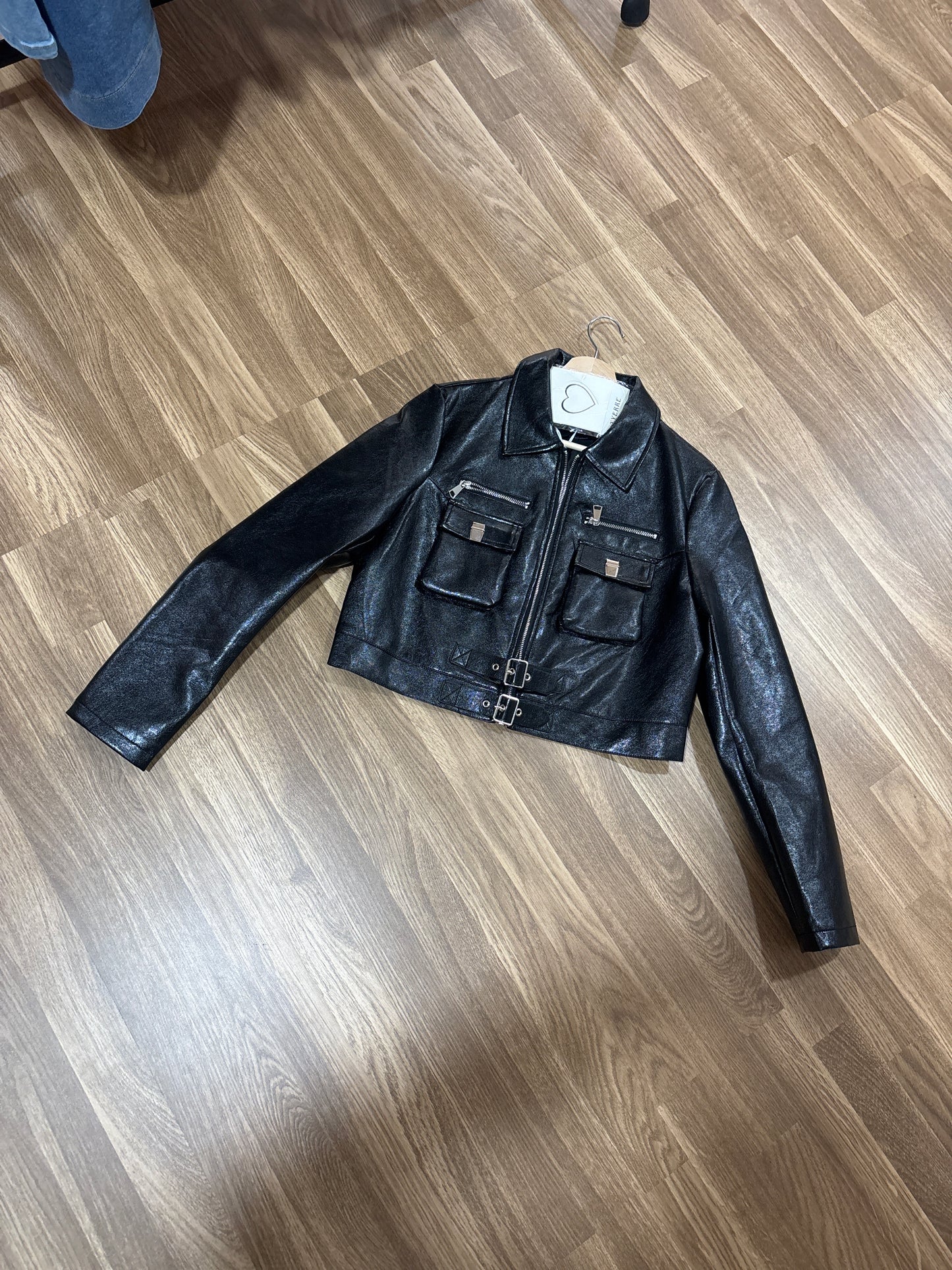 Chaqueta corta cuero