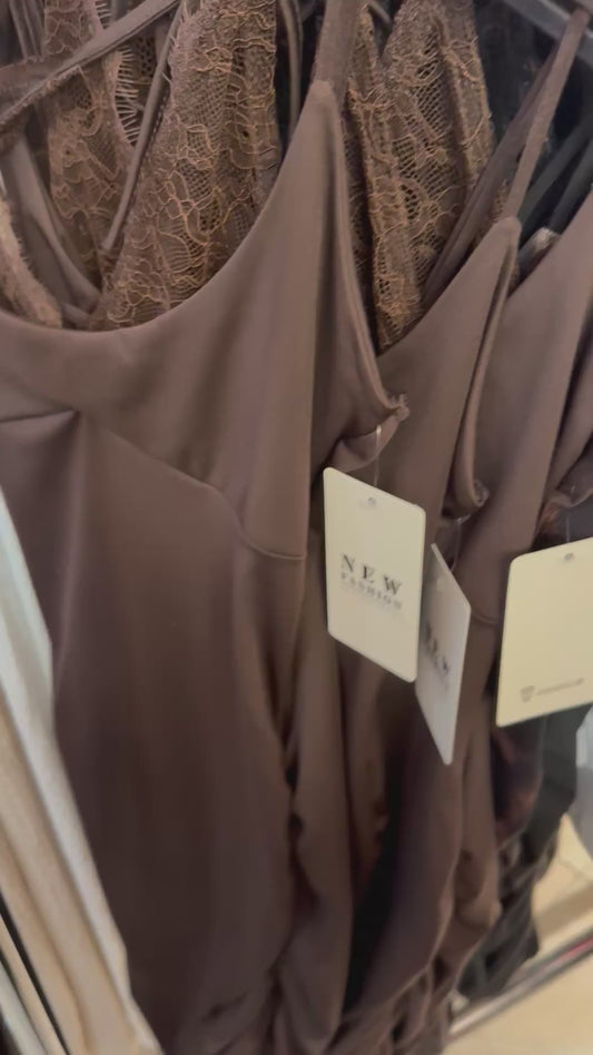 Vestido encaje corto
