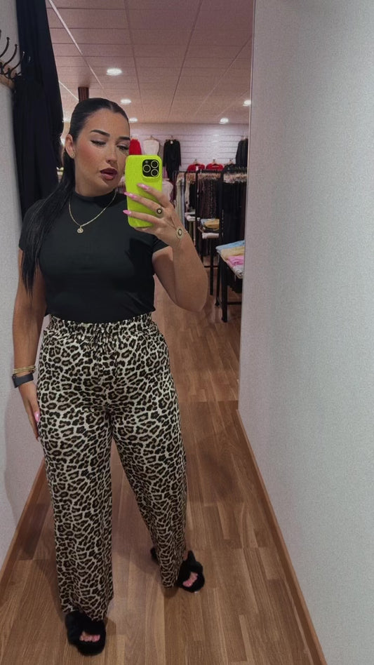 Pantalon leopardo sección economica